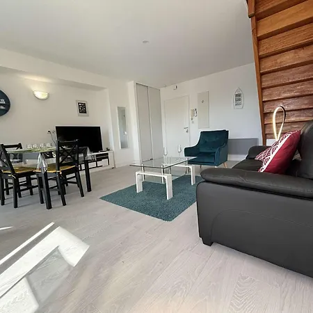 Apartman Spacieux 2 Avec Parking A - Fr-1-246b-50 Rochefort
