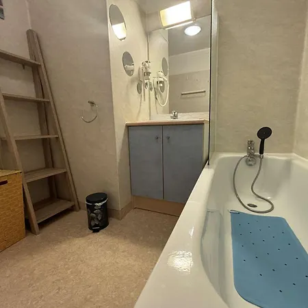Apartman Spacieux 2 Avec Parking A - Fr-1-246b-50 *